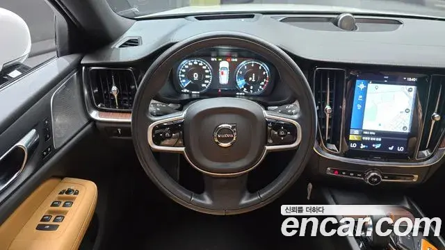 Volvo V60 Cross Country 2021 — Şəkil 1/20