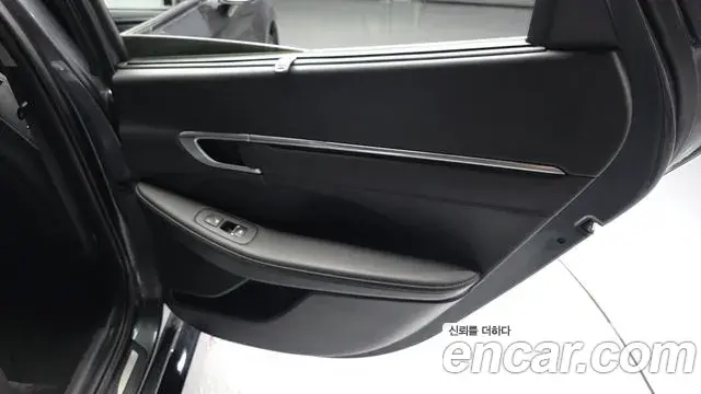 Hyundai Sonata Hybrid 2022 — ფოტო 2/31