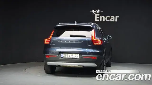 Volvo XC40 2021 — Şəkil 10/33