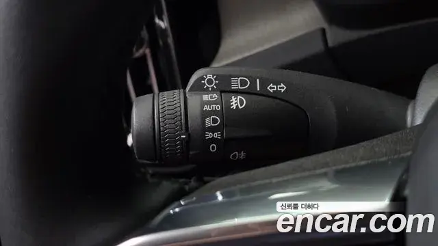 Volvo XC40 2021 — Şəkil 17/33