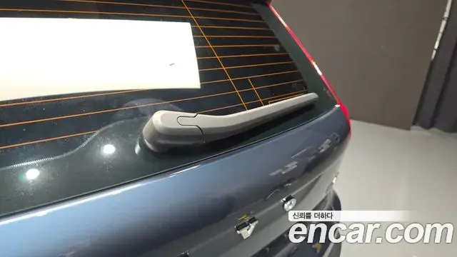 Volvo XC40 2021 — Şəkil 21/33