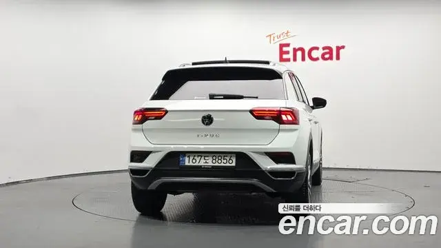 Volkswagen T-Roc 2021 — Şəkil 30/30