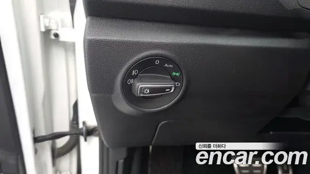 Volkswagen T-Roc 2021 — Şəkil 15/30