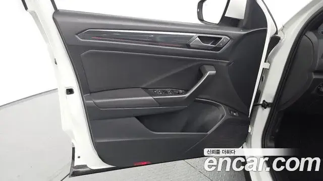 Volkswagen T-Roc 2021 — Şəkil 19/30
