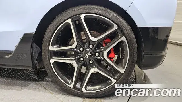 Hyundai Veloster 2019 — Photo 19/30