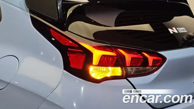 Hyundai Veloster 2019 — Photo 15/30