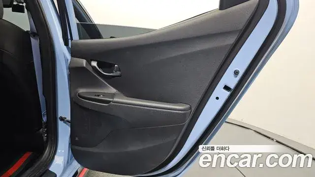Hyundai Veloster 2019 — Photo 7/30
