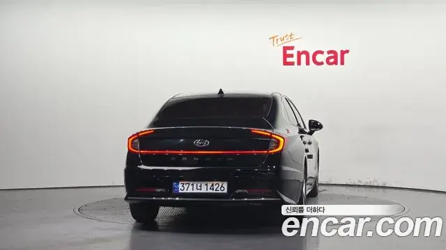 Hyundai Sonata Hybrid 2022 — Şəkil 7/35