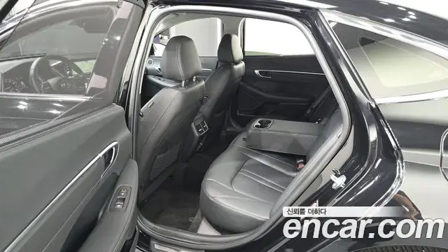 Hyundai Sonata Hybrid 2022 — Şəkil 9/35