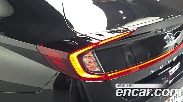 Hyundai Sonata Hybrid 2022 — Şəkil 26/35