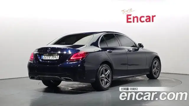 Mercedes-Benz C-Class 2021 — Photo 21/30