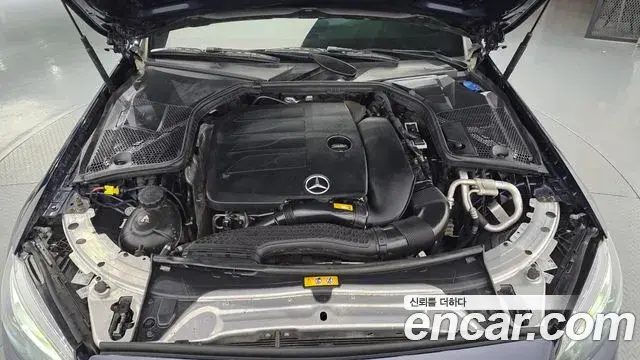 Mercedes-Benz C-Class 2021 — Photo 7/30