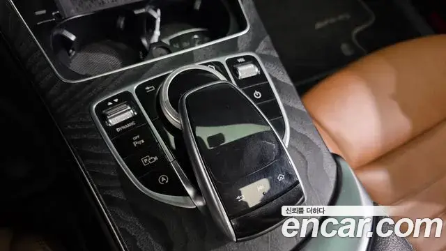 Mercedes-Benz C-Class 2021 — Photo 4/30