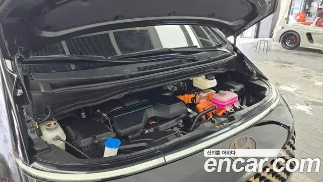 Hyundai Staria 2024 — ფოტო 11/37