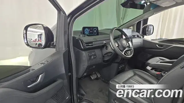 Hyundai Staria 2024 — ფოტო 6/37