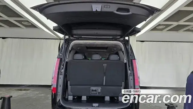 Hyundai Staria 2024 — ფოტო 18/37