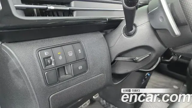 Hyundai Staria 2024 — ფოტო 28/37