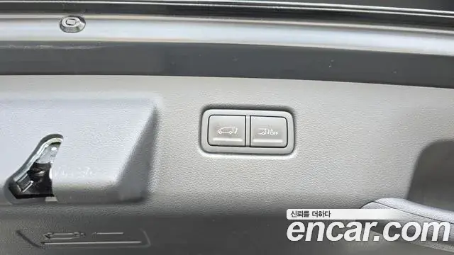Hyundai Staria 2024 — ფოტო 24/37