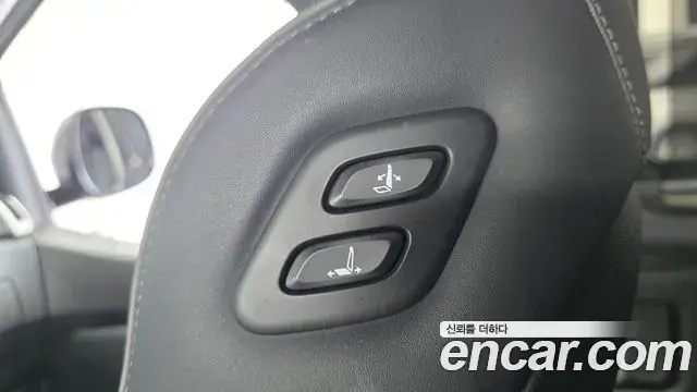 Hyundai Staria 2024 — ფოტო 2/37