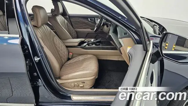 Kia K8 2023 — Photo 28/33