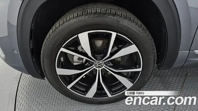 Volkswagen Atlas 2025 — ფოტო 9/33