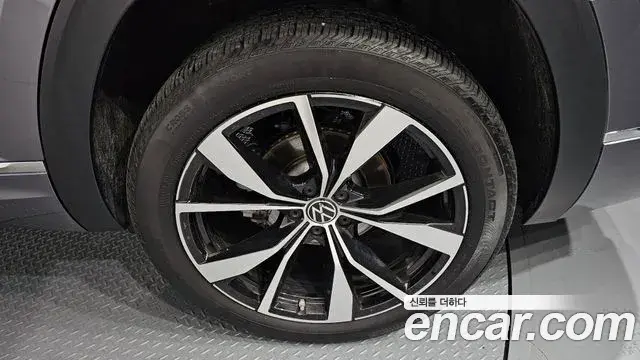 Volkswagen Atlas 2025 — ფოტო 14/33
