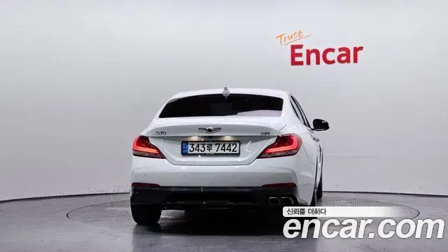 Genesis G70 2019 — Photo 17/20