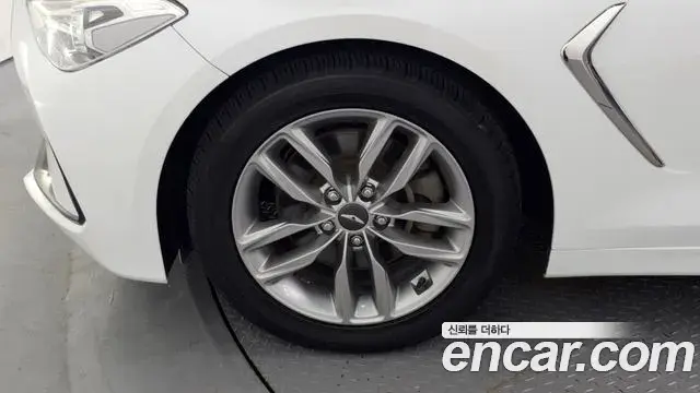 Genesis G70 2019 — Photo 2/20