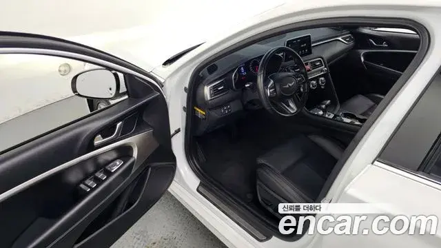 Genesis G70 2019 — Photo 4/20