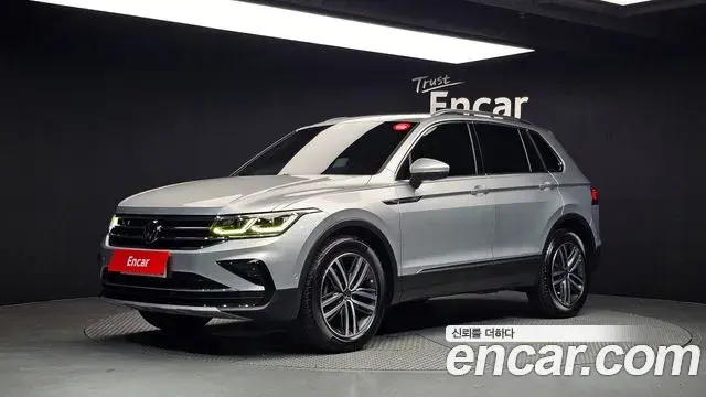 Volkswagen Tiguan 2022 — ფოტო 14/32