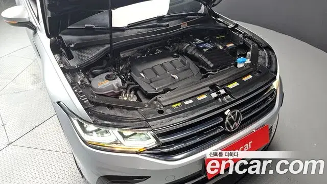 Volkswagen Tiguan 2022 — ფოტო 30/32