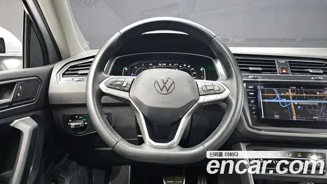 Volkswagen Tiguan 2022 — ფოტო 18/32