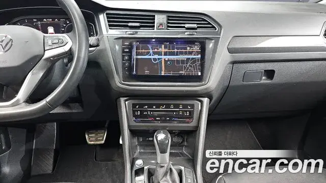 Volkswagen Tiguan 2022 — ფოტო 32/32