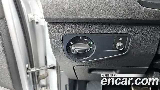 Volkswagen Tiguan 2022 — ფოტო 2/32