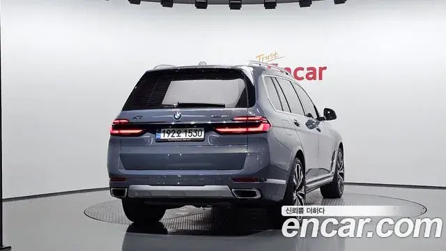 BMW X7 2023 — Фото 4/20