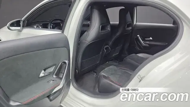 Mercedes-Benz A-Class 2020 — ფოტო 19/31