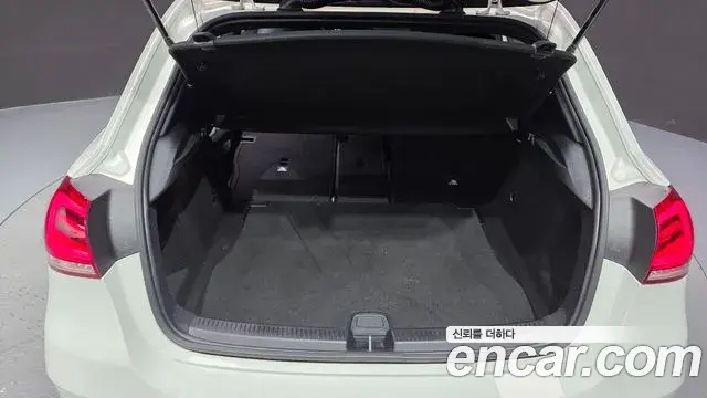 Mercedes-Benz A-Class 2020 — ფოტო 14/31