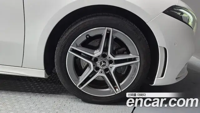 Mercedes-Benz A-Class 2020 — ფოტო 12/31