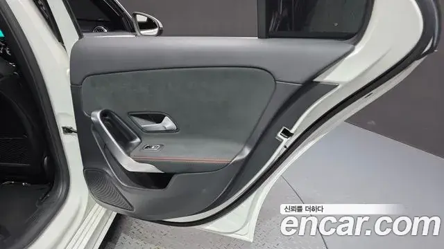 Mercedes-Benz A-Class 2020 — ფოტო 11/31