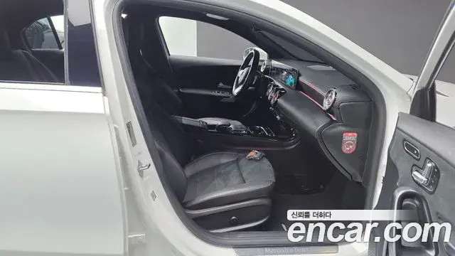 Mercedes-Benz A-Class 2020 — ფოტო 24/31