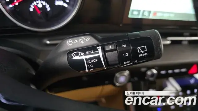 Kia Carnival 2023 — Фото 18/20