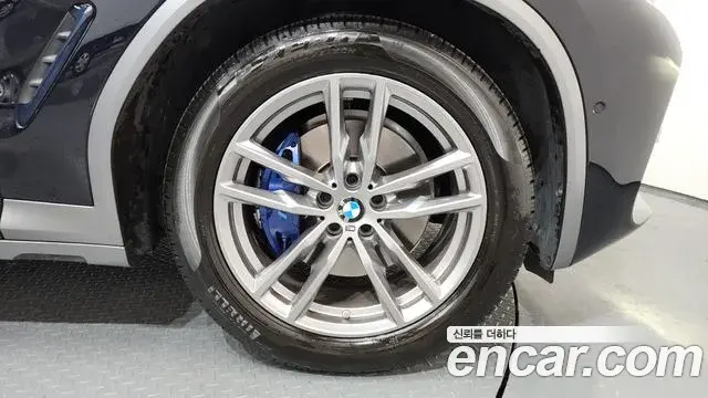 BMW X4 2021 — Şəkil 32/34