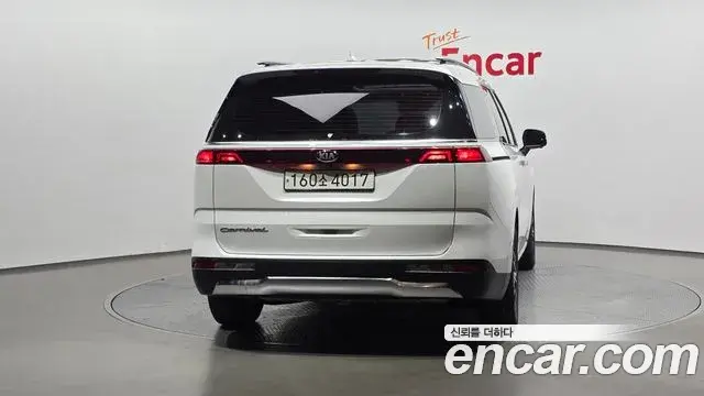 Kia Carnival 2021 — Фото 3/20
