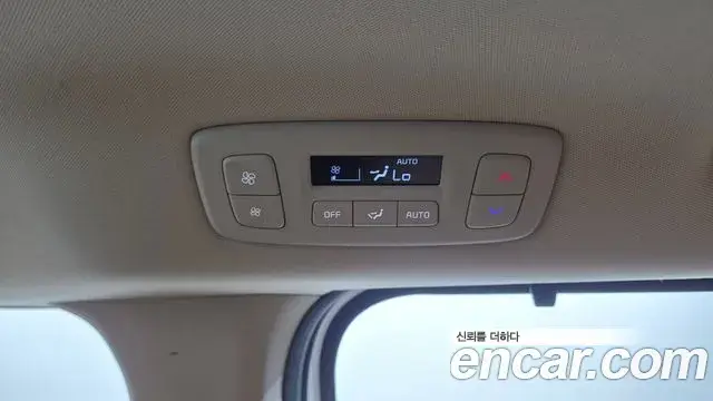 Kia Carnival 2021 — Фото 18/20