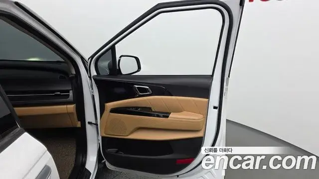 Kia Carnival 2021 — Photo 20/43