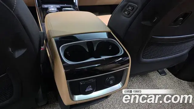 Kia Carnival 2021 — Photo 32/43