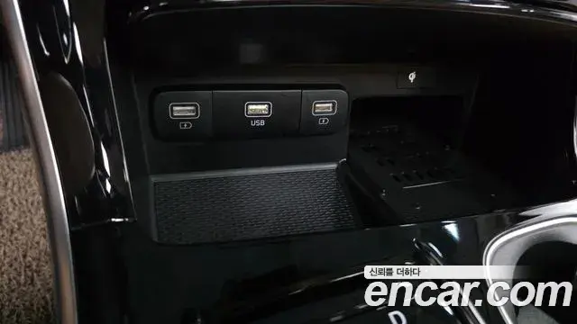 Kia Carnival 2021 — Photo 14/43