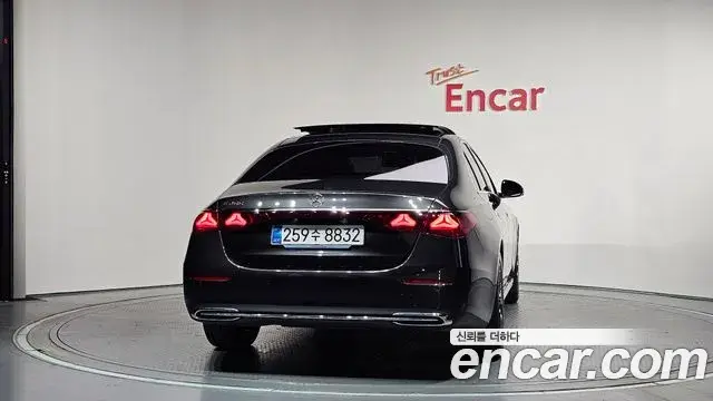 Mercedes-Benz E-Class 2025 — Şəkil 26/32