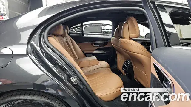 Mercedes-Benz E-Class 2025 — Şəkil 10/32