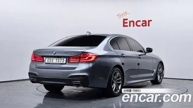 BMW 5 Series 2018 — Фото 2/20